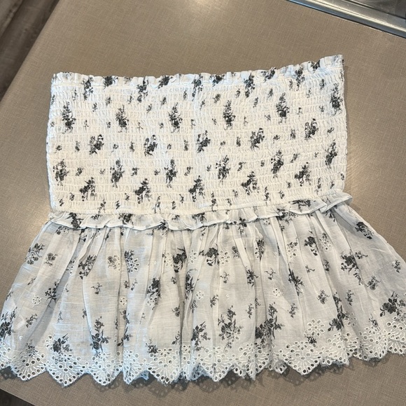 American Eagle Outfitters White and Black Smocked Mini Skirt - Picture 2 of 3